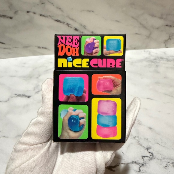 NeeDoh Nice Cube PINK - Picture 4 of 6